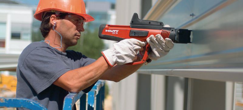 Магазинирани заряди Clean-Tec M10 6.8/18 Магазинирани дълги заряди Clean-Tec калибър 0,27 за употреба с пистолети за пирони за директен монтаж при закрепване на метални покрития Приложения 1