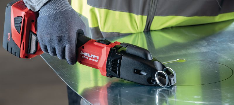 Безкабелни ножица SSH 6-A22 Безкабелна ножица за бързи, прави или извити срезове на ламарина, спирални въздуховоди и други често срещани метални изделия с дебелина до 2,5 mm (12 Gauge) Приложения 1