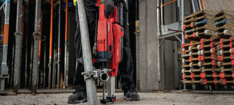Безкабелна ударно-пробивна машина TE 5-22 Мощна ударно-пробивна машина SDS Plus с дълъг корпус и лопаткова дръжка, идеална за пробиване надолу (платформа батерии Nuron) Приложения 1