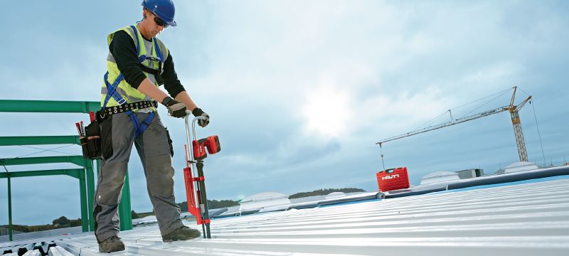 S-MD/MS M самопробивни магазинирани винтове за SDT 9 Магазинирани самопробивни винтове за използване с правата дръжка SDT 9 за напречно покритие и закрепване на рамка в покритие Приложения 1